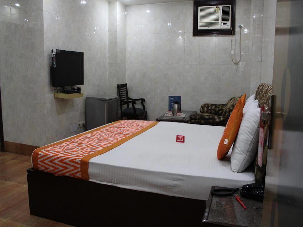 Oyo 2705 Hotel Preet Palace New Delhi Exteriör bild