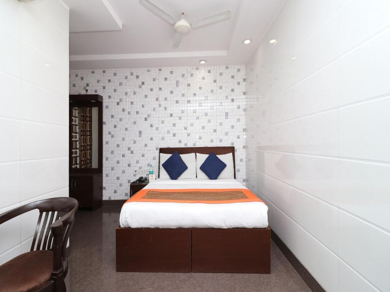 Oyo 2705 Hotel Preet Palace New Delhi Exteriör bild