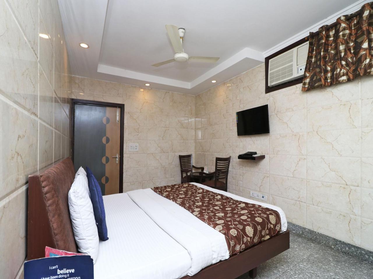 Oyo 2705 Hotel Preet Palace New Delhi Exteriör bild