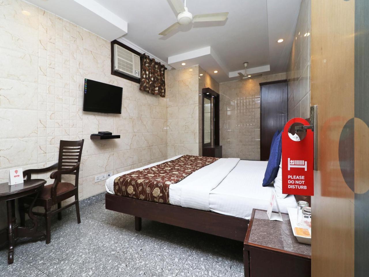 Oyo 2705 Hotel Preet Palace New Delhi Exteriör bild