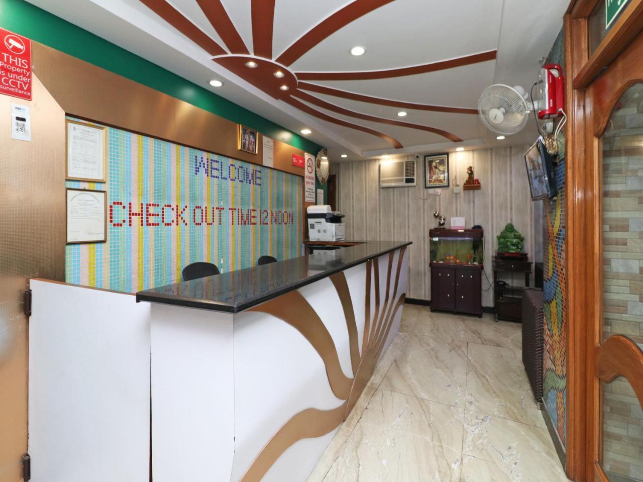 Oyo 2705 Hotel Preet Palace New Delhi Exteriör bild